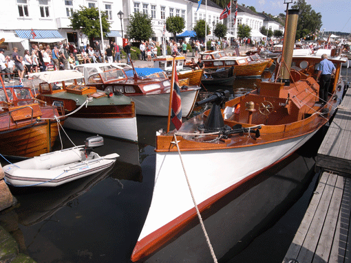 Träbåtsfestival i Risør. Foto: Leif Sigvaldsen