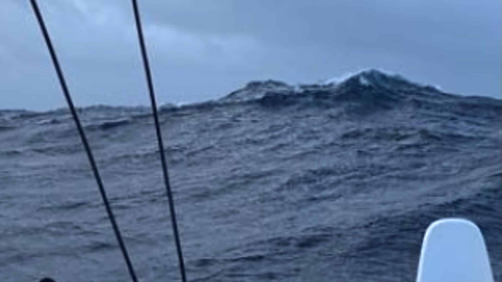 Greta Thunberg seglar över Altanten på La Vagabonde. 