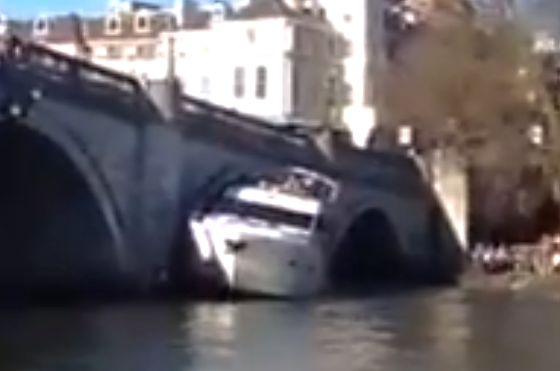 Spektakulart_2014_Brokrasch_Bridge_crash_FB