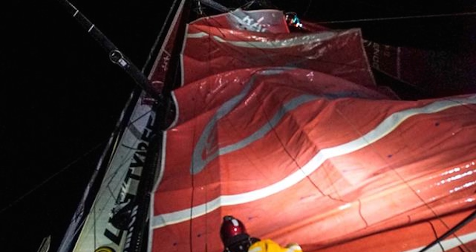 Dongfeng och Martin Strömberg bröt masten inatt.