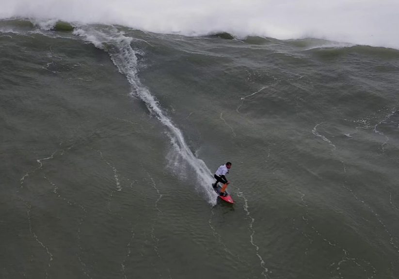 The worlds biggest surfwaves